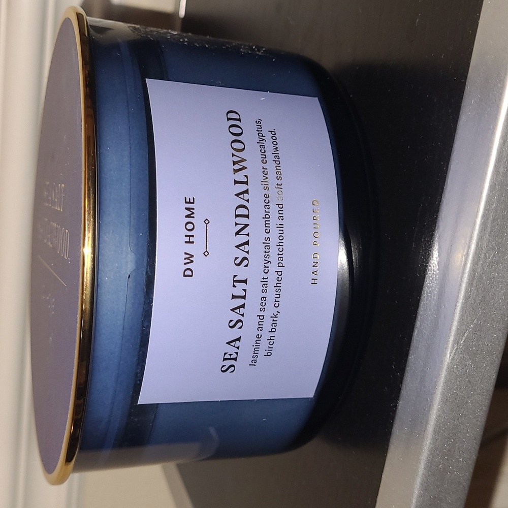 Sea Salt Sandalwood Candle with Gold Lid - 13.4oz